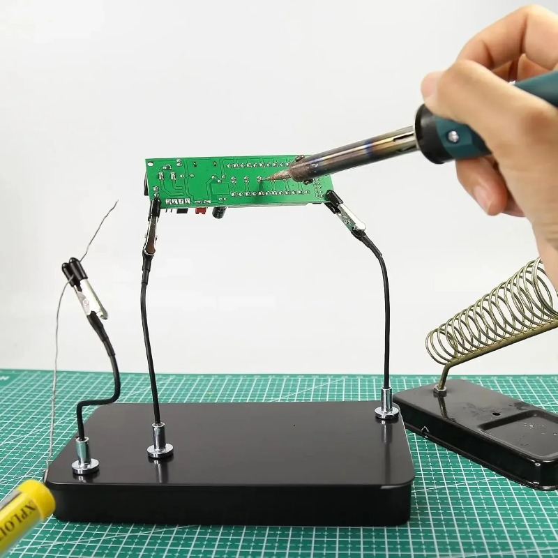 Electronics Repair Hobby - 磁気PCBホルダーはんだ付けステーション 12個のフレキシブルアームと収納ボックス付き 電子修理モデル組み立て ホビークラフト溶接用